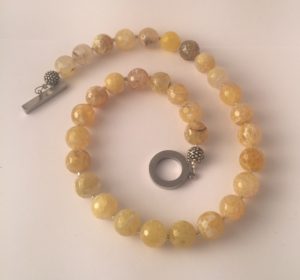 Great Amanda - Yellow Agate Necklace