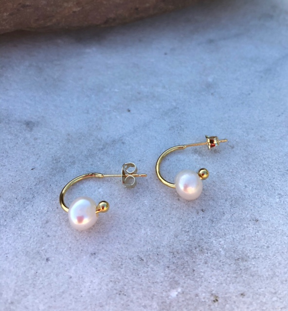 Gold and Pearl earrings