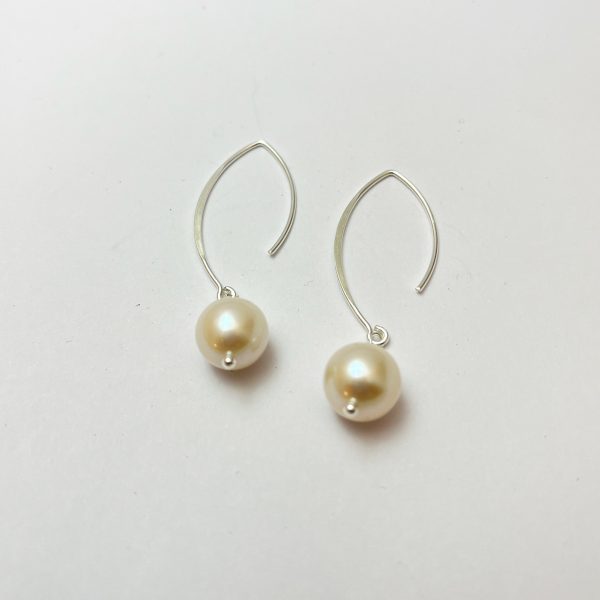 Sterling Silver Earrings with Cultured Pearl